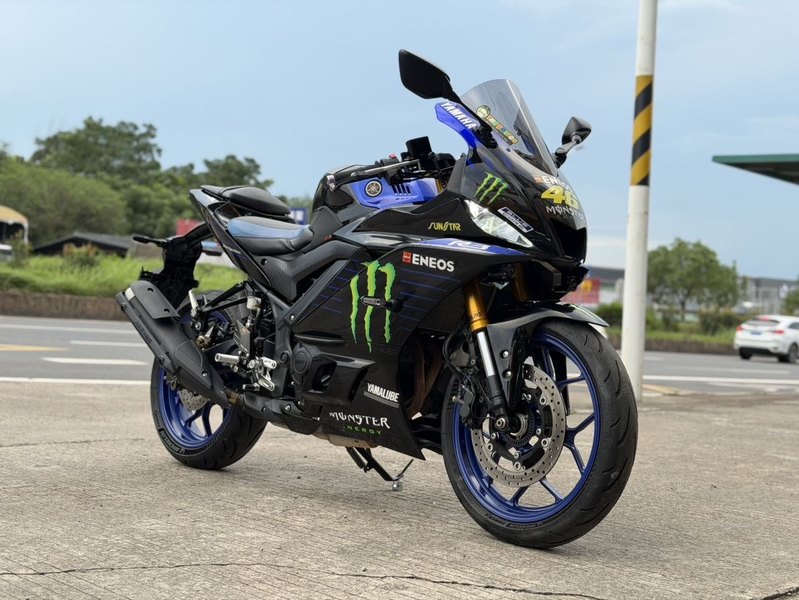 雅马哈 YZF-R3