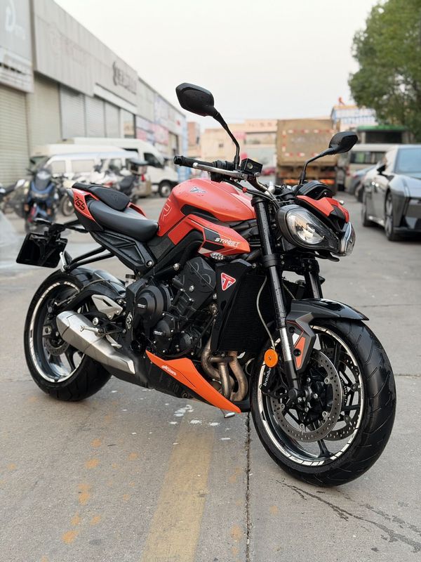 凯旋 Street Triple 765