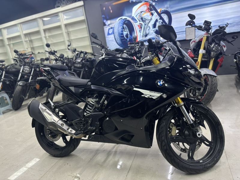 宝马 G 310 RR