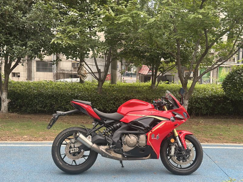 QJMOTOR 赛600