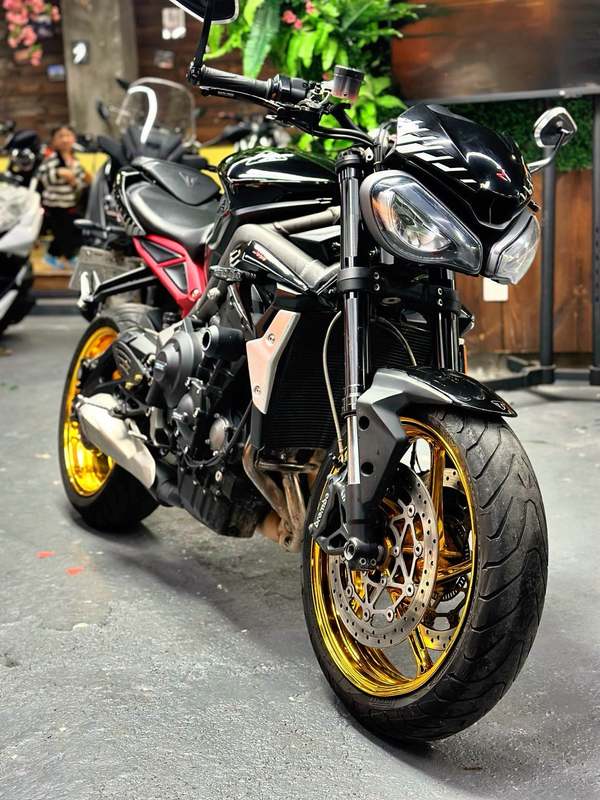 凯旋 Street Triple 765