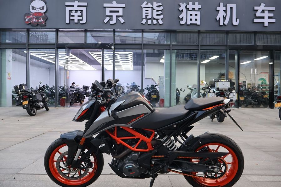 KTMR2R 390 Duke