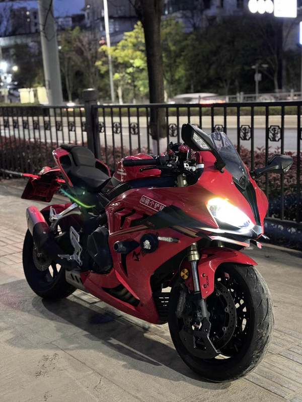 QJMOTOR 赛800