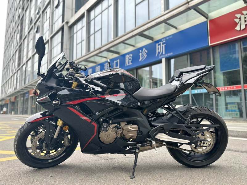 QJMOTOR 赛600