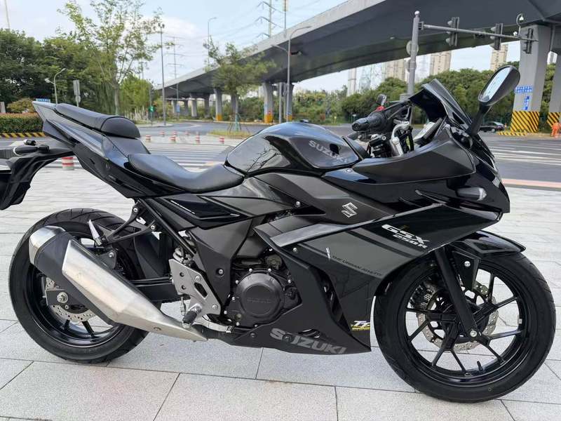 豪爵铃木 GSX250R