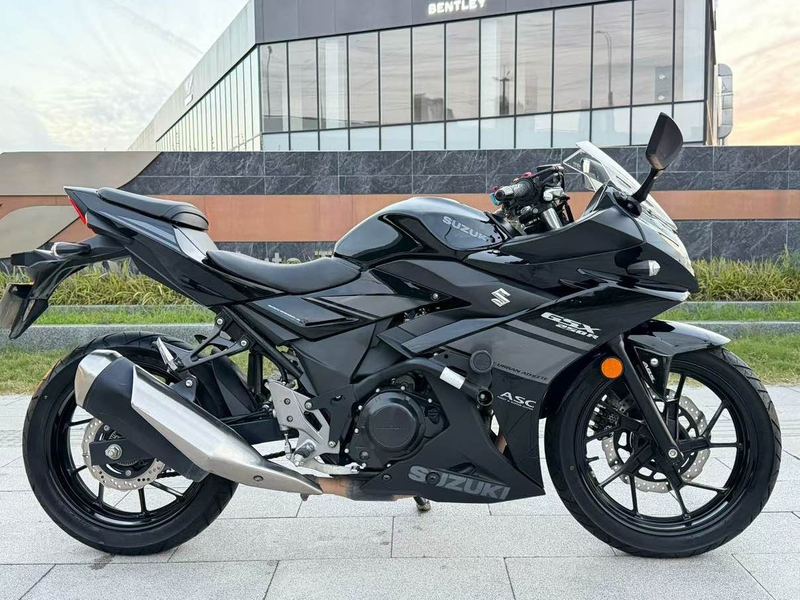豪爵铃木 GSX250R