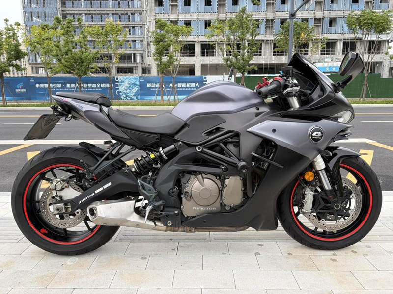 QJMOTOR 赛600