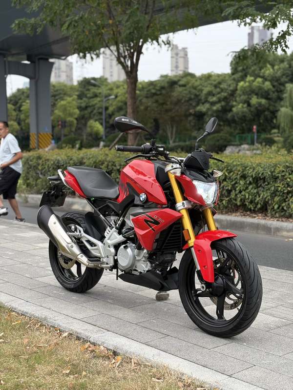 宝马 G 310 R