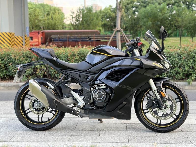 无极 250RR