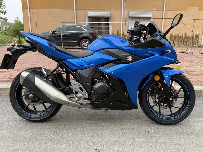 豪爵铃木 GSX250R