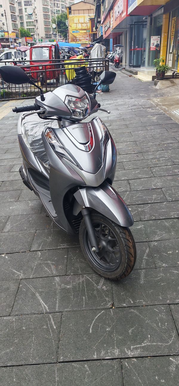 本田WING Lead125