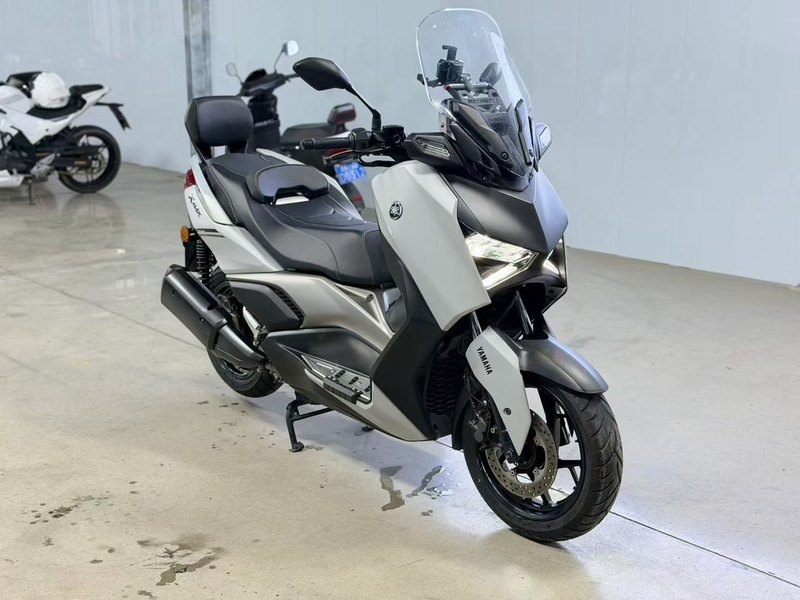 雅马哈 XMAX