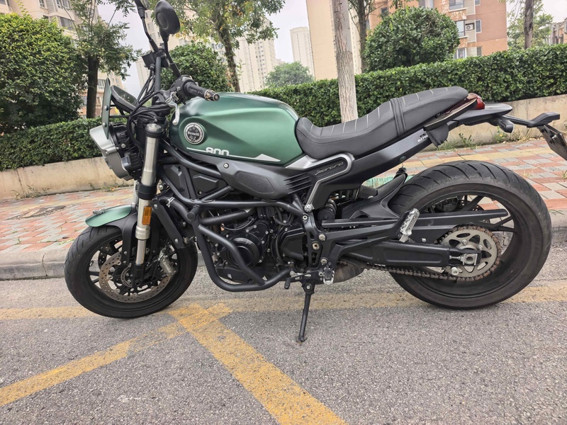 贝纳利 幼狮 Leoncino 800