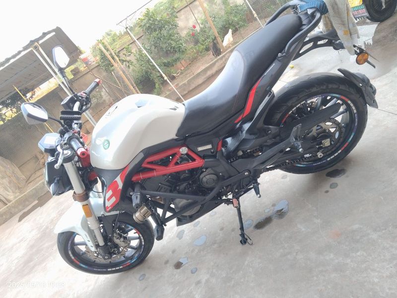 贝纳利 蓝宝龙BJ300GS