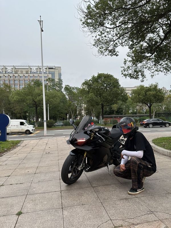 张雪机车 500RR