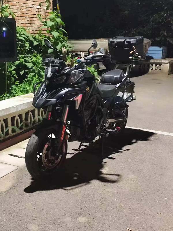 贝纳利 TRK702