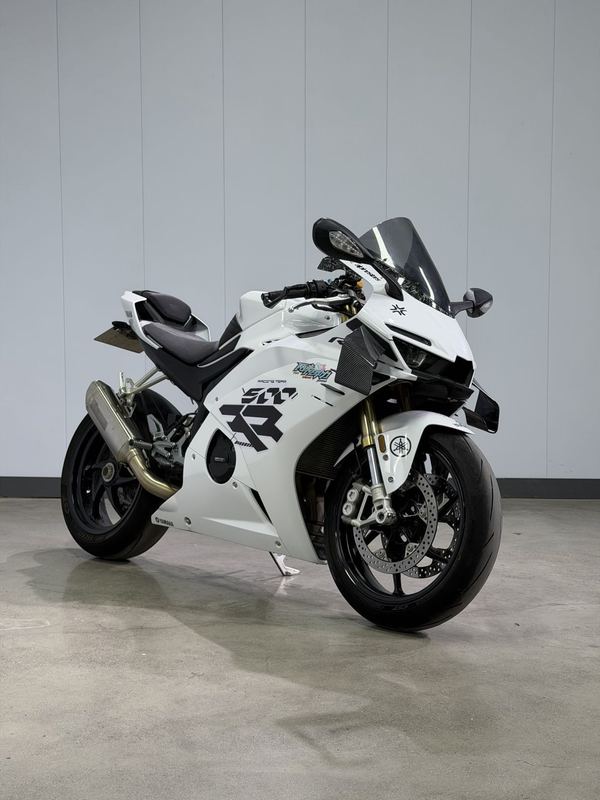 张雪机车 500RR