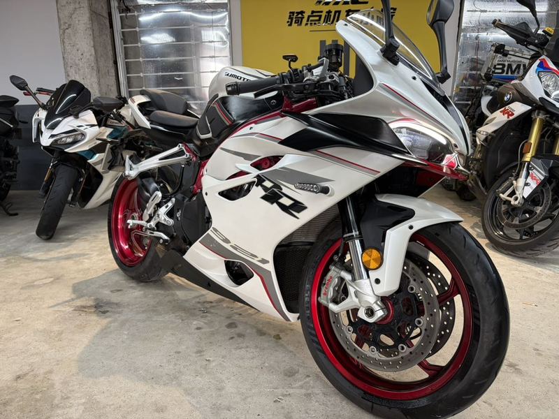 QJMOTOR QJ900GS-8D