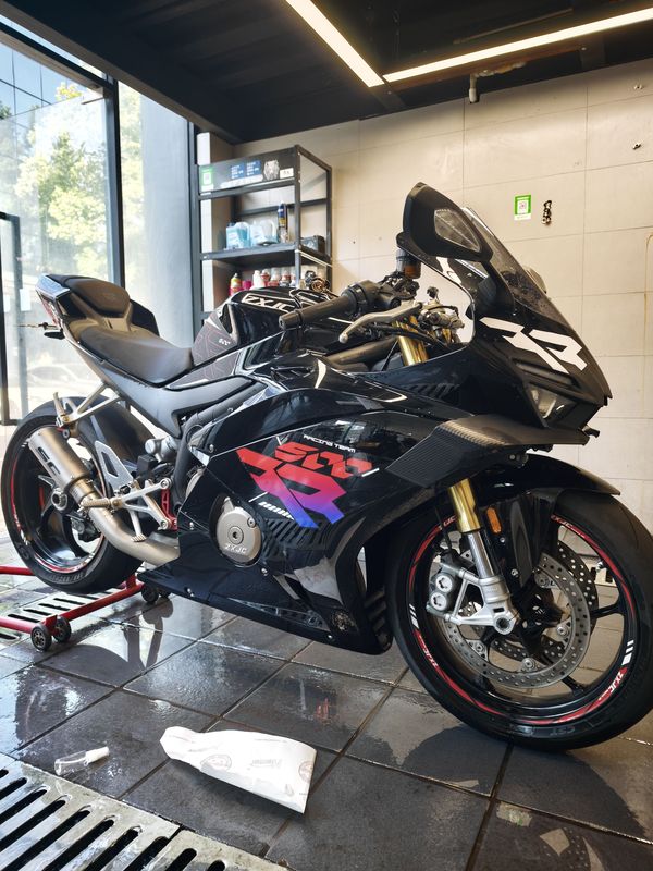 张雪机车 500RR
