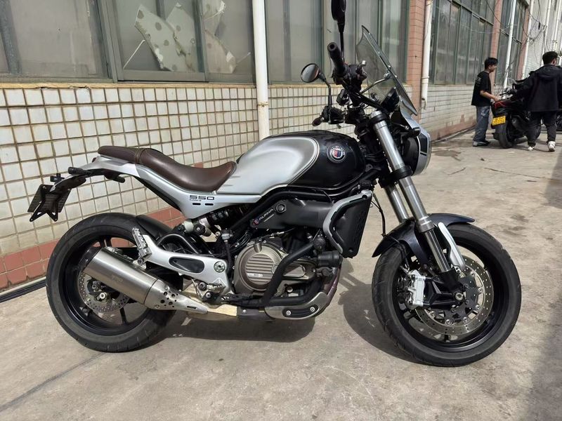 QJMOTOR 逸550