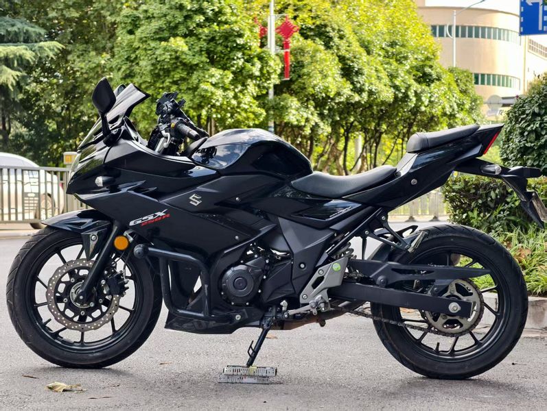 豪爵铃木 GSX250R