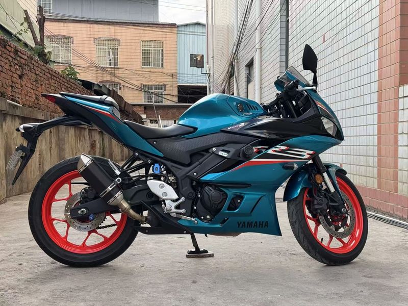 雅马哈 YZF-R3