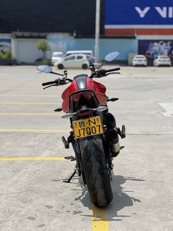 杜卡迪 Monster 950