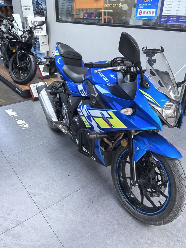豪爵铃木 GSX250R