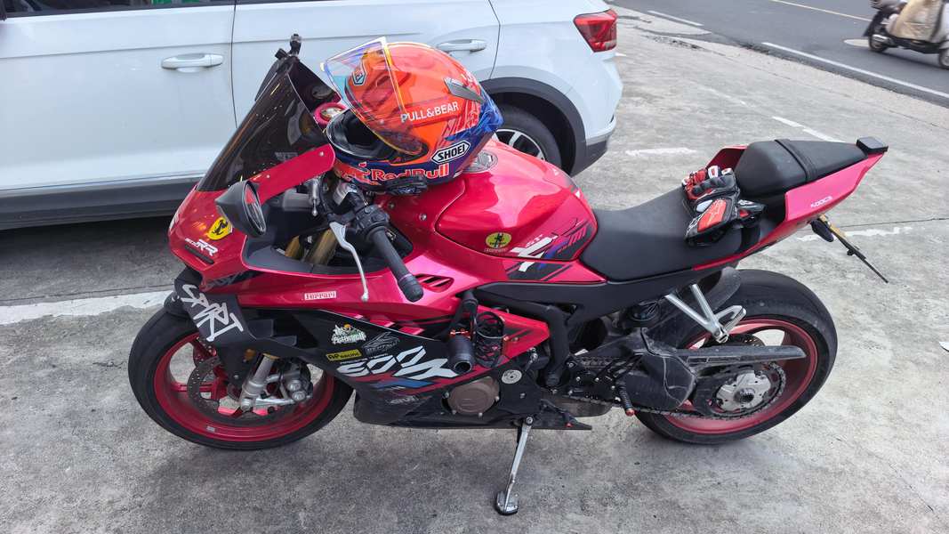 张雪机车 500RR