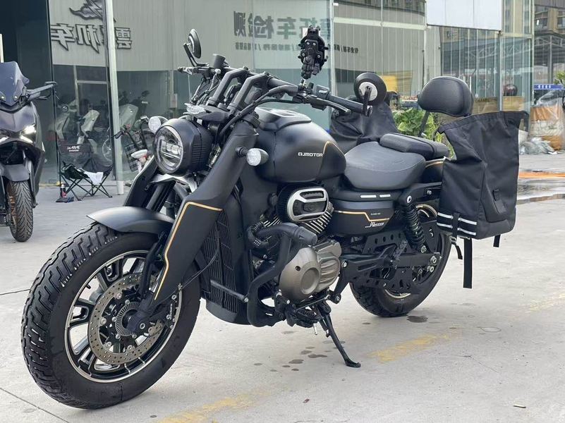 QJMOTOR 闪400