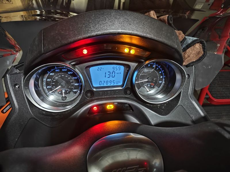 比亚乔 MP3 300