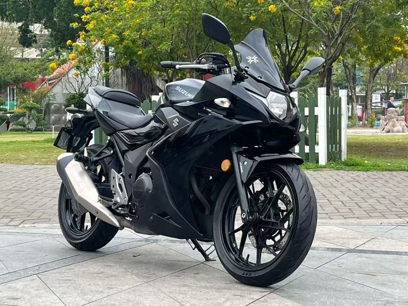 豪爵铃木 GSX250R