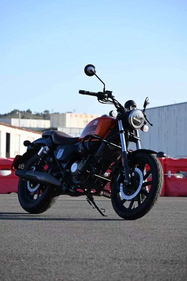 QJMOTOR 闪150