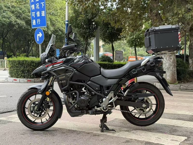 豪爵铃木 DL250