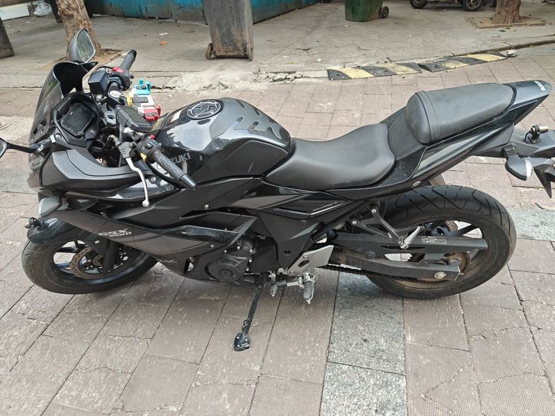 豪爵铃木 GSX250R