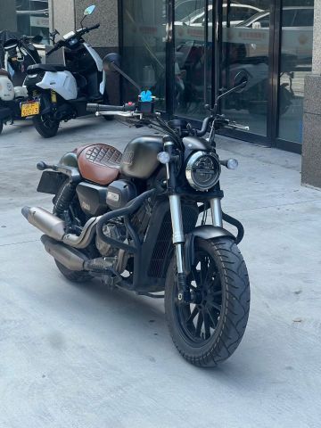 QJMOTOR 闪300S