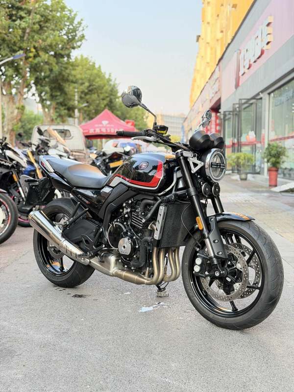 张雪机车 500F