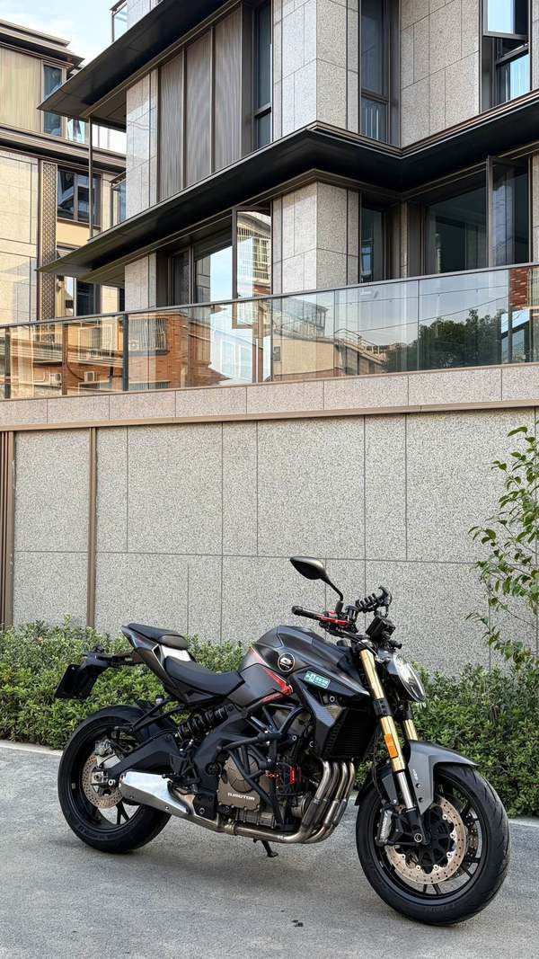 QJMOTOR 追600