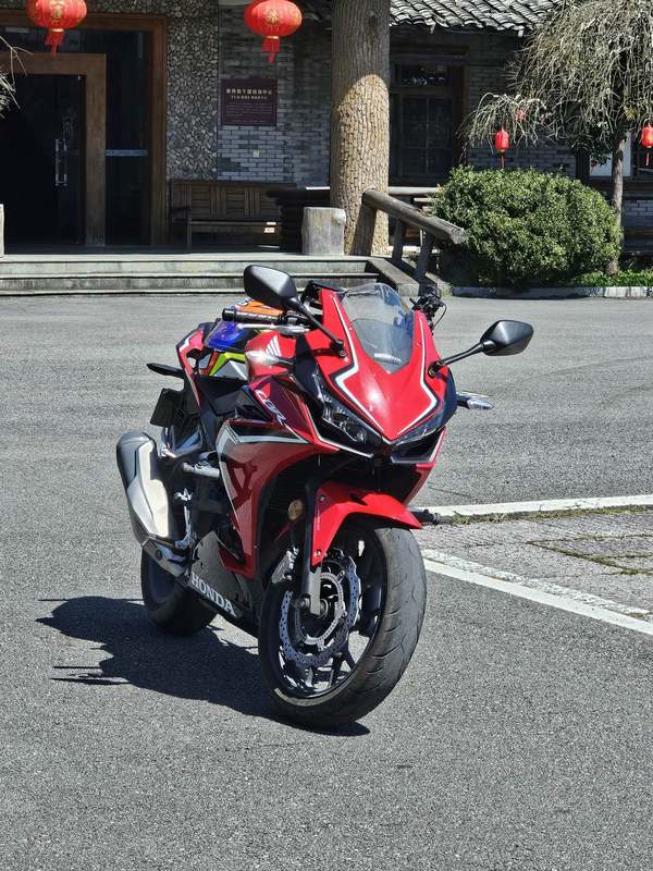 本田WING CBR400R