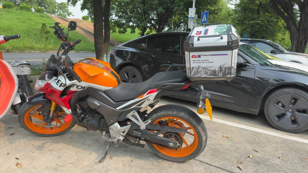 五羊本田 CB190R 暴锋眼