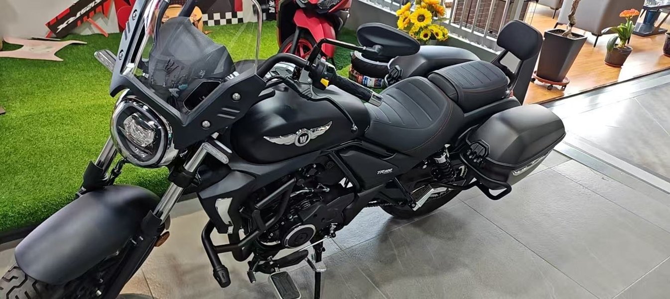 豪爵 TR300