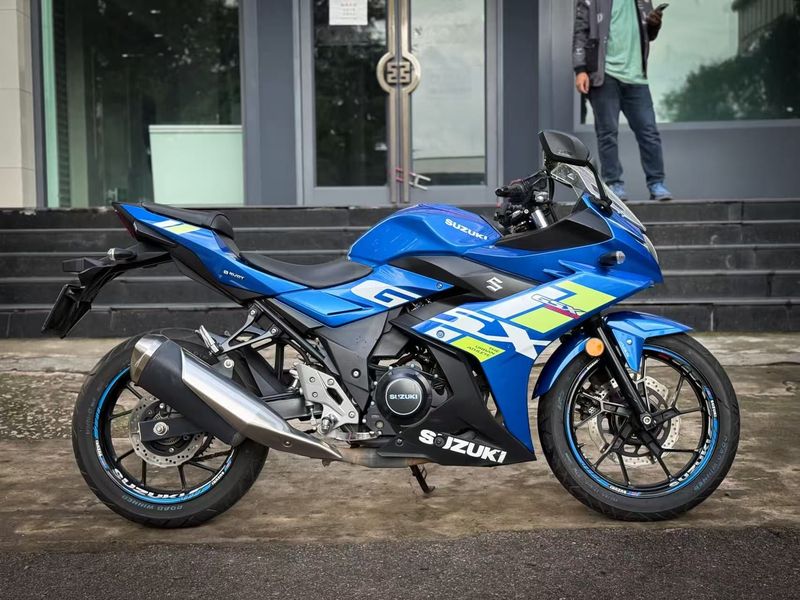 豪爵铃木 GSX250R