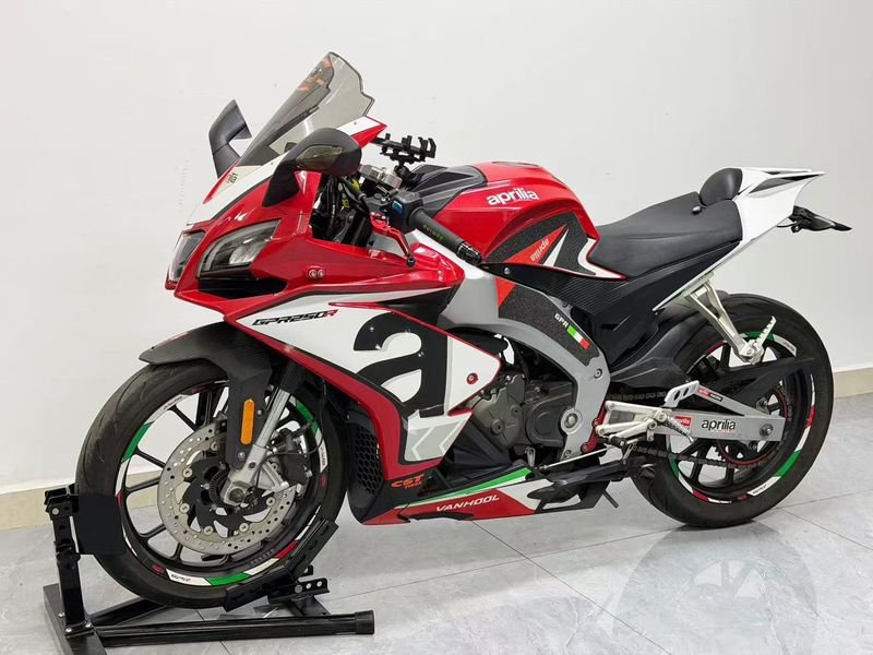 宗申阿普利亚 GPR250R