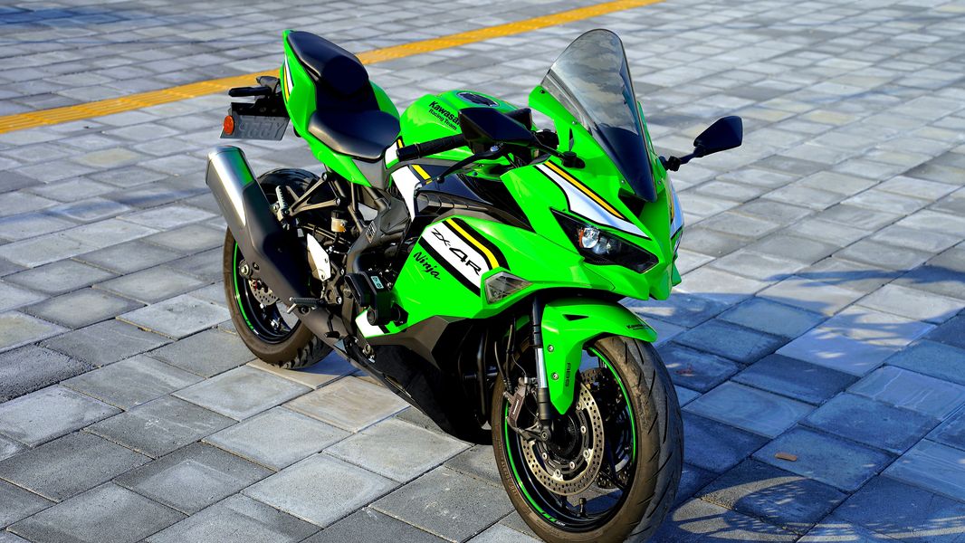 川崎 ZX-4R