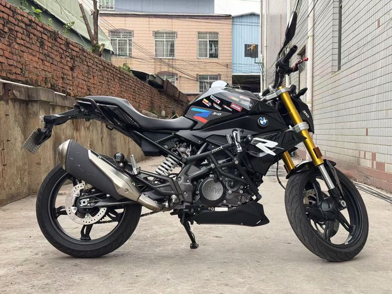 宝马 G 310 R