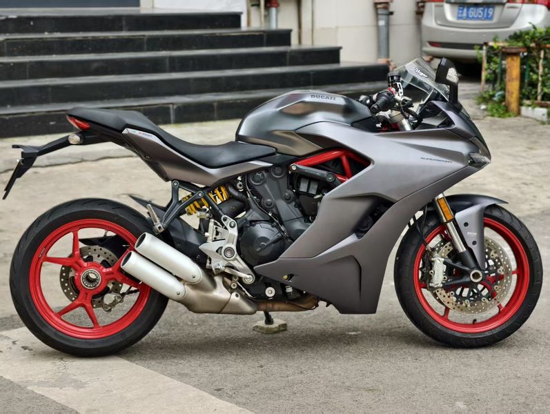 杜卡迪 SuperSport