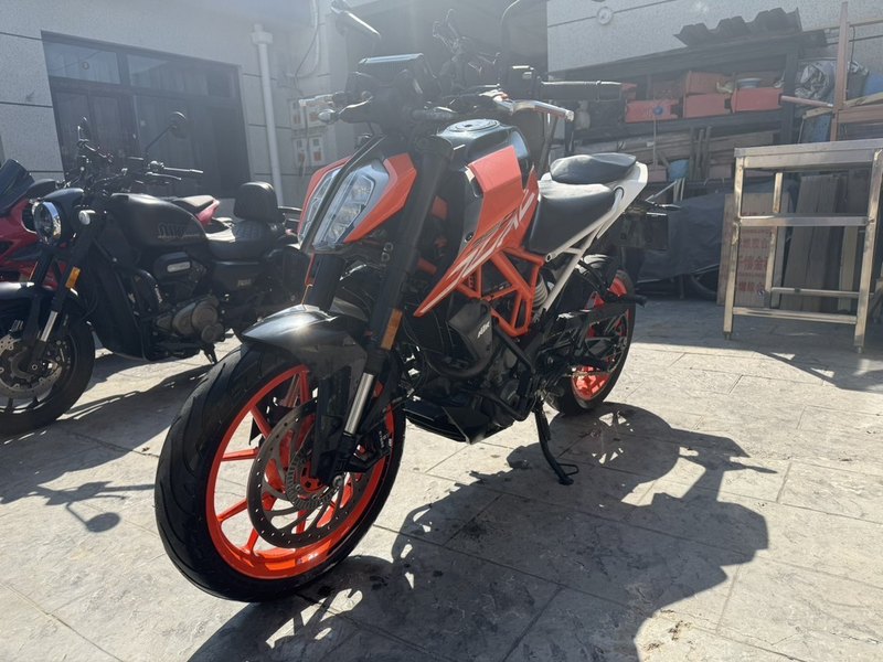 KTMR2R 390 Duke