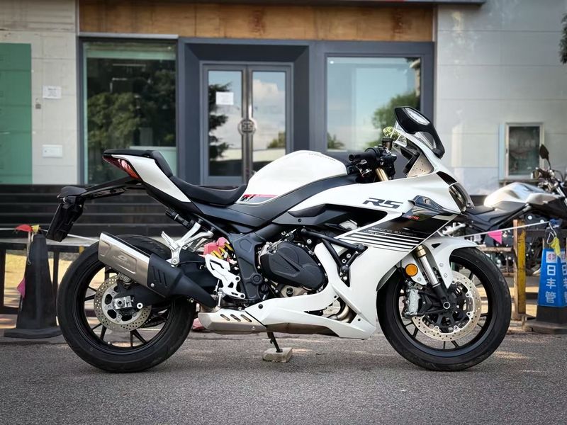 QJMOTOR 赛600