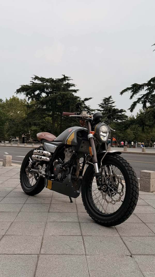 宗申阿普利亚 CR 150