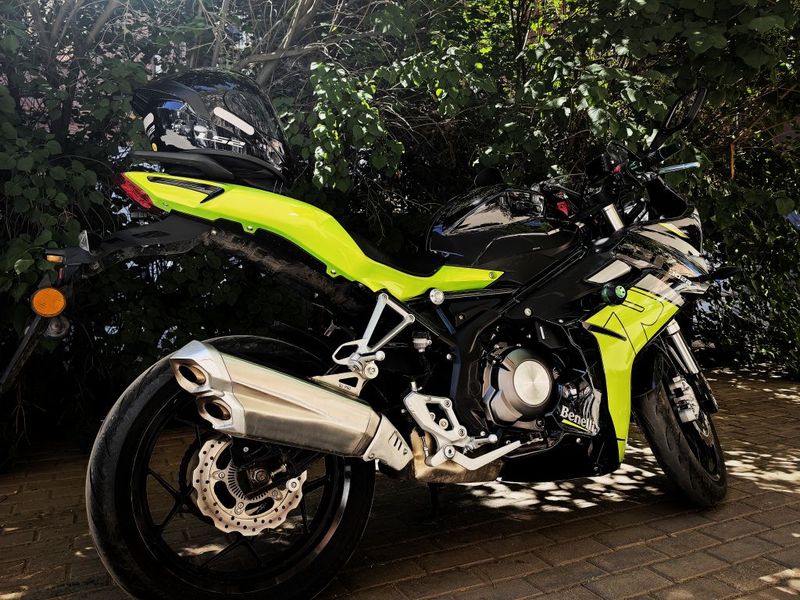 贝纳利 龙卷风 Tornado 302R